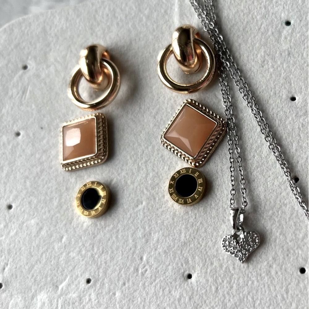 Jewelry bundle 🤩 woman earrings + necklace🫶🏻